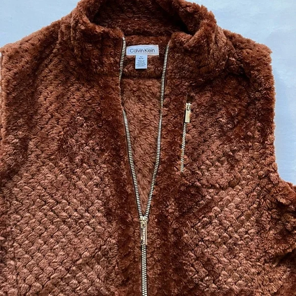 NWOT Calvin Klein Plush Zip-Up Vest - Picture 2 of 13